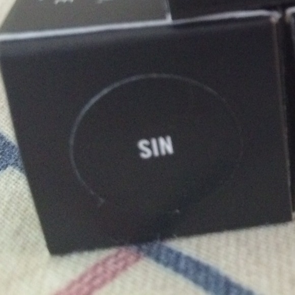 MAC LE Lipstick in Sin