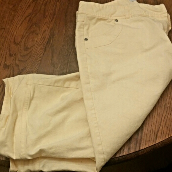 Christopher and Banks Peddle Pushers