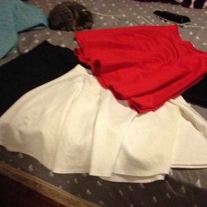 3 skirts they're the same just different colors