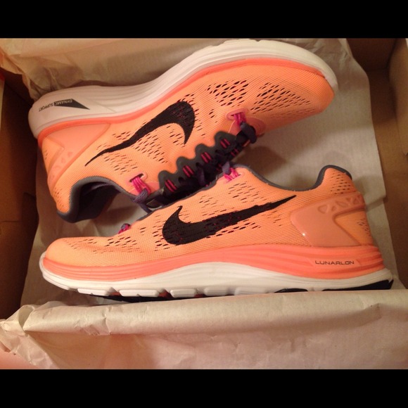 SOLD!!! WMNS Nike Lunarglide+ 5 Neon Orange SZ 5