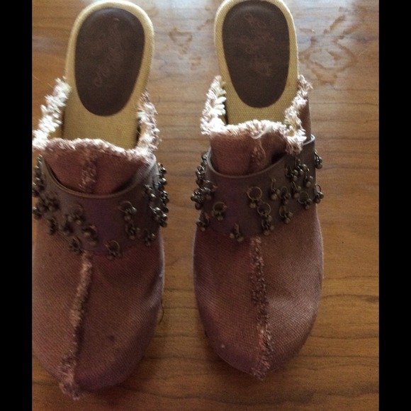 NAUGHTY MONKEY BROWN CANVAS PLATFORM CLOGS