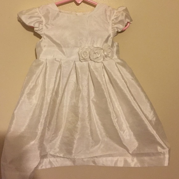 ❌sold❌Toddler Carters white dress.