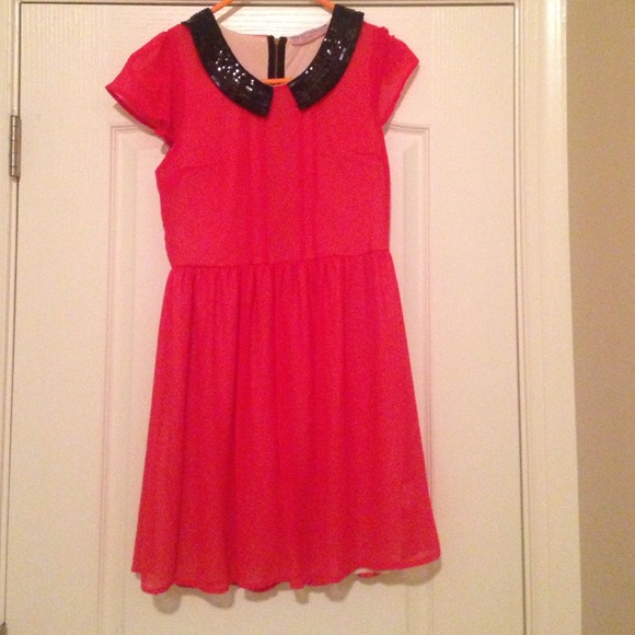 Red Peter Pan Collared Dress in good condition