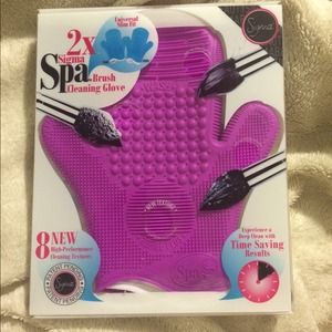 Sigma spa brush cleaning glove