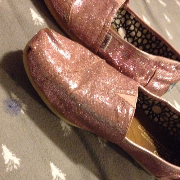 Toms
