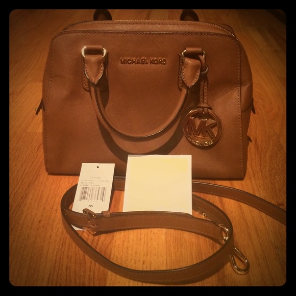 Like new Michael kors saffiano purse