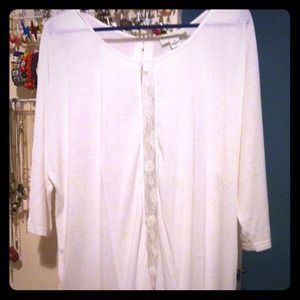 Slight hi-lo Creme Knit Top
