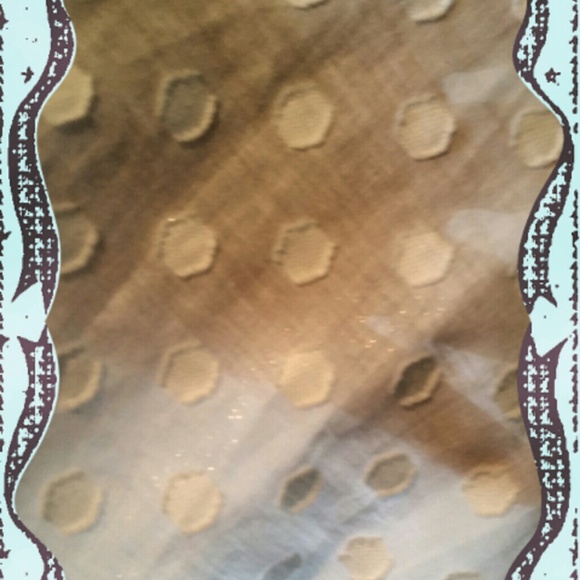 SOLD in bundle - NWOT/White Polka Dot Top - Picture 3 of 3