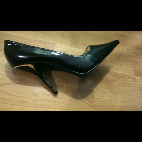 Stilettos - Picture 3 of 4