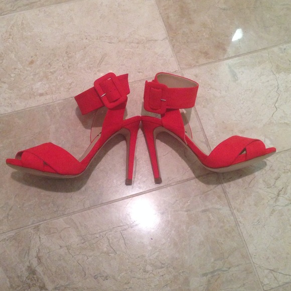 Reduced! 1 day only! Zara red suede high heel