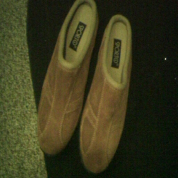 Clogs - Picture 2 of 4