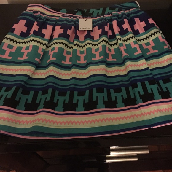 Skirts - Picture 2 of 3