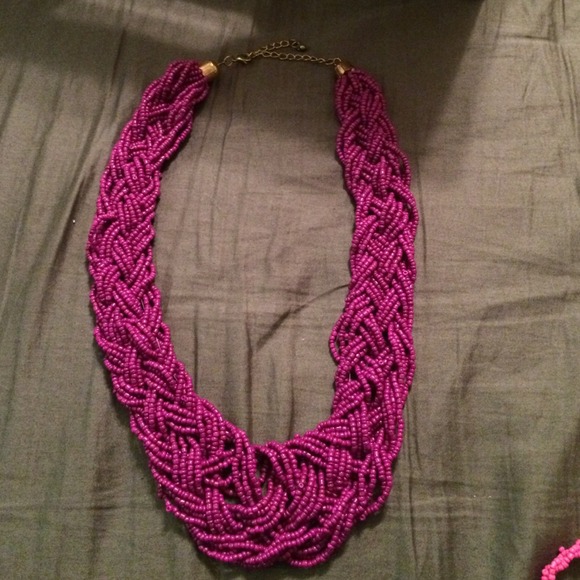 🎉ITEM NEEDS TO GO🎉Purple Statement Necklace