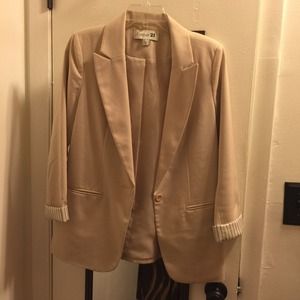 Cream blazer 👍😊