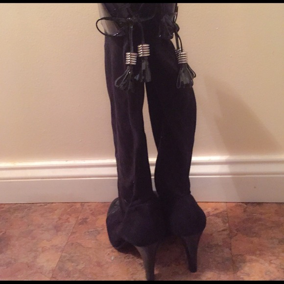 BCBG boots
