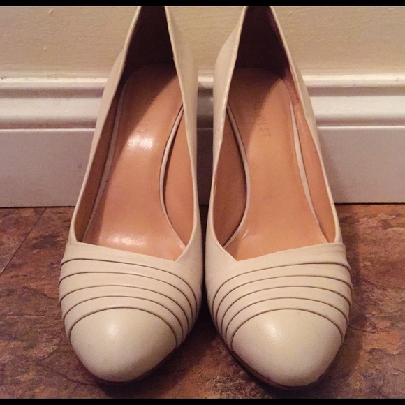 Heels - Picture 2 of 2