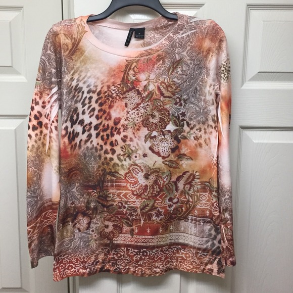 ❤️❤️❤️SOLD❤️❤️❤️New Directions top