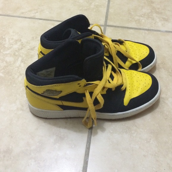 Jordan 1 size 6 youth