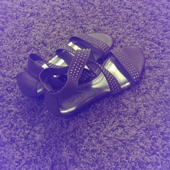 Sandals - Picture 2 of 2