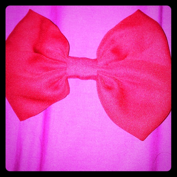 Red hairbow