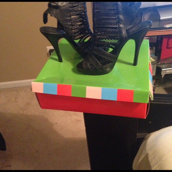 Black ankle strap heels!