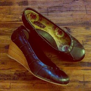 Seychelles black wedges