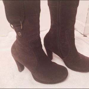 Sketchers Chocolate Brown Suede Boots