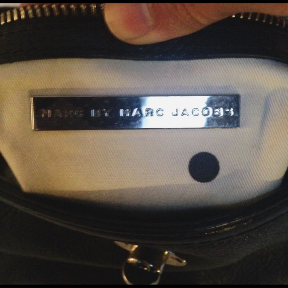 Marc by Marc Jacobs Handbag - Picture 2 of 4