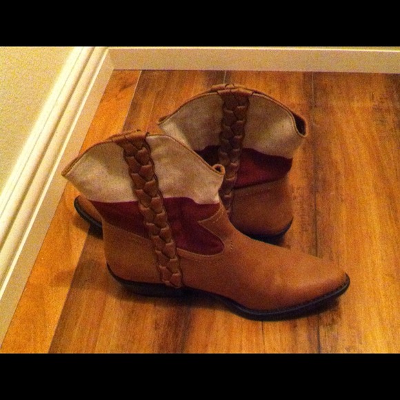 Tan short boots