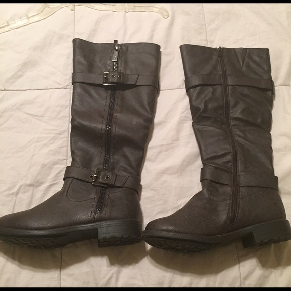 Boots - Brown boots sz 7
