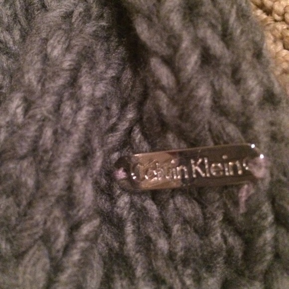 Calvin Klein scarf - Picture 2 of 4