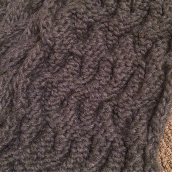 Calvin Klein scarf - Picture 3 of 4