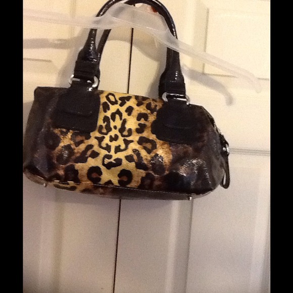 GUESS EUC - Picture 2 of 2