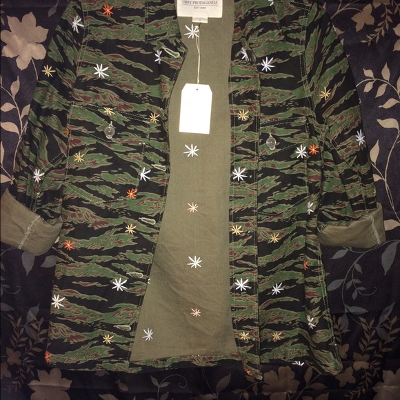 💙BUNDLED💙Army Button Up - Picture 2 of 2