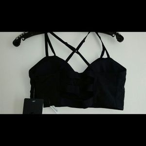 Noir bra black  has interesting back very sexy
