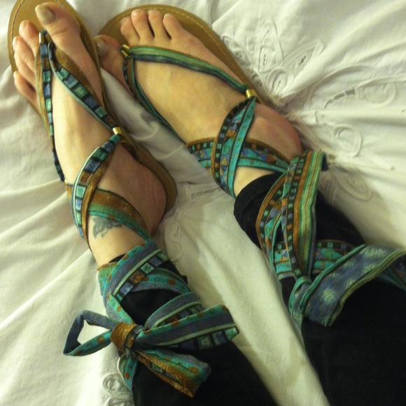 HP 4/8! Urban Outfitters ribbon sandals - Picture 2 of 3