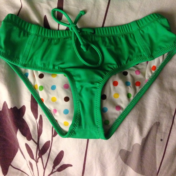 Two piece bikini - Picture 2 of 3