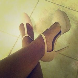 Size 9 nude heels