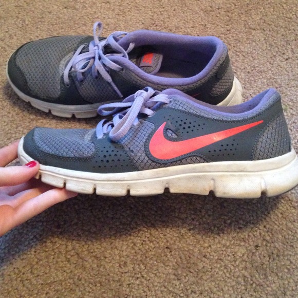 Nike Shoes!!! ✔️ - Picture 1 of 4