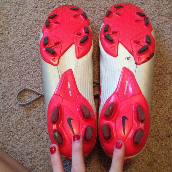 Nike Cleats 👟 - Picture 4 of 4