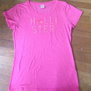 Hollister tee. New without tags. Size med.