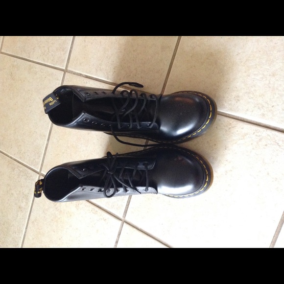 Dr. Martens Boots - Dr. Martens