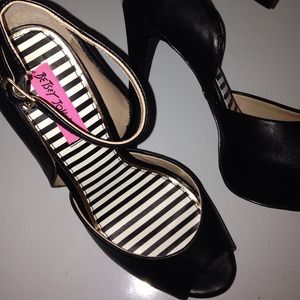 Betsey Johnson black high heels size 7