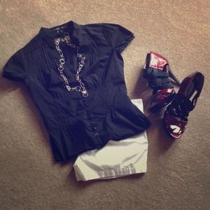 Rampage shirt sleeve button down top