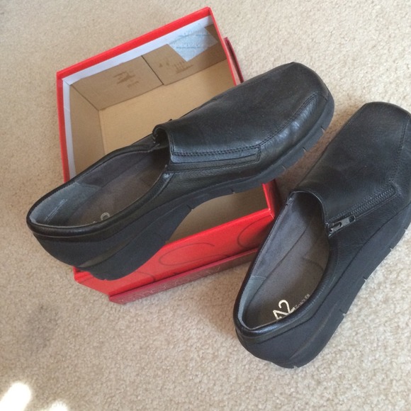 NEW Black leather "loafer" from Aerosoles, SZ 12.