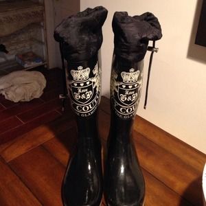 juicy rain boots!
