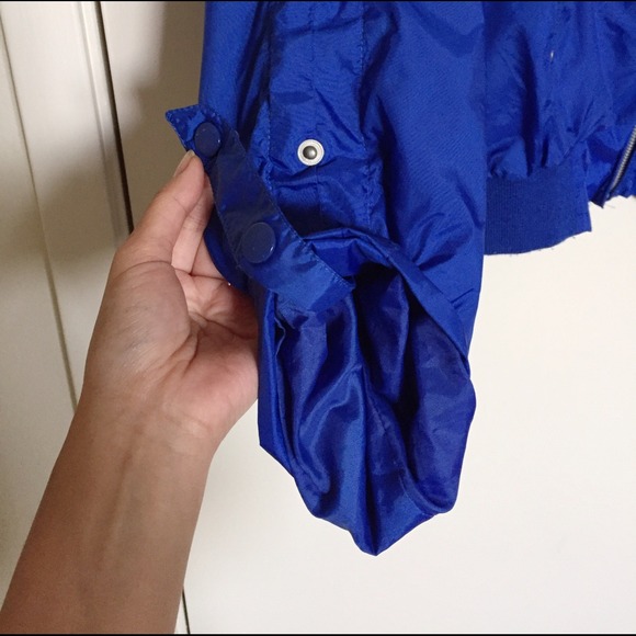 True Blue Windbreaker - Picture 4 of 4
