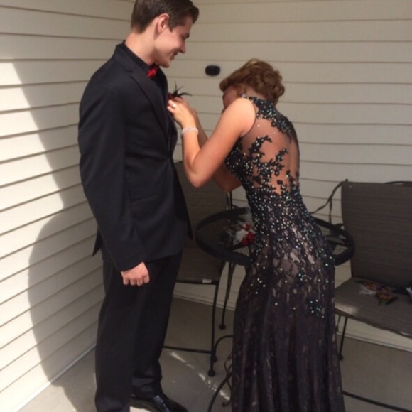 2013 Mori lee nude and black lace prom dress. - Picture 4 of 4