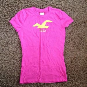 Cute Hollister pink t-shirt!