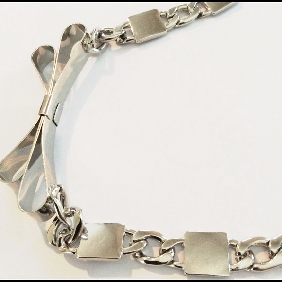 HP Downtown Romantic Chic Silver tone Bow Necklace